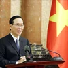 越南国家主席向757名百岁公民致贺寿卡