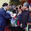 越南国会主席王廷惠春节前在安沛省展开拜年慰问活动