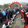 越南国会主席王庭惠出席2024年青年月暨植树节启动仪式