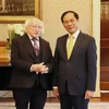越南外交部长裴青山会见爱尔兰总统希金斯