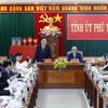 国会主席王廷惠与富安省委常务委员会召开会议