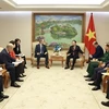 越南政府副总理陈红河会见空客集团领导