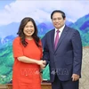 越南政府总理范明政会见加拿大国际贸易部长 