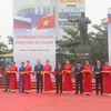 乂安省举行俄方赠送列宁塑像接收与揭幕仪式