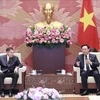 越南国会主席王廷惠会见俄罗斯联邦最高法院首席大法官维亚切斯拉夫·列别杰夫