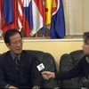 武鸿福部长回答记者的采访