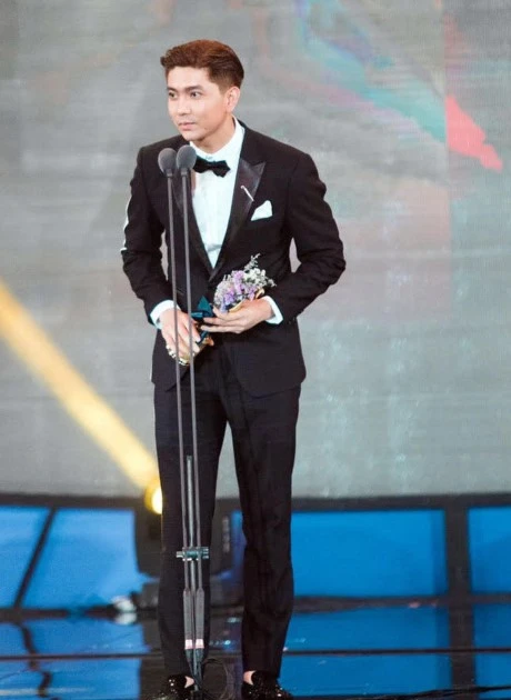 Vietnamese singer wins Asia Model Awards 2017 | Vietnam+ (VietnamPlus)