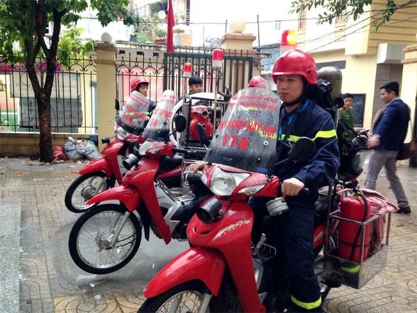 Fire Bikes To The Rescue In Hanoi’s Small Alleys 