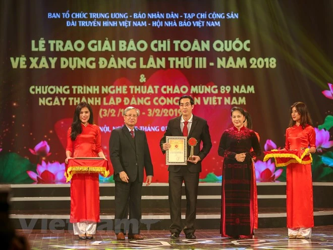 Winners of national press award on Party building honoured | Vietnam+ ...