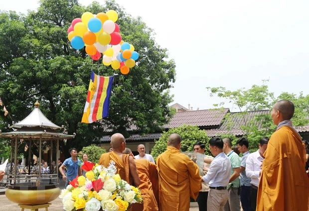 Vietnamese In Laos Celebrate The Buddha’s 2563rd Birthday 