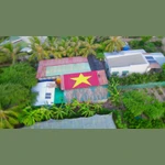 People transform roof into a national flag to celebrate National Day