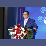 Le Premier ministre Pham Minh Chinh s’exprimant lors de la conférence de présentation du modèle réussi de transformation numérique aux niveaux ministériel et sectoriel des juridictions populaires. Photo: VNA