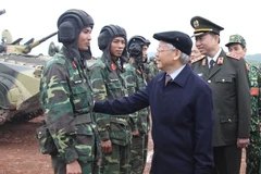 Secretario general Nguyen Phu Trong comprendió importancia de Policía y Ejército en mantenimiento de la estabilidad nacional