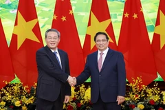 Prime Minister Pham Minh Chinh holds talks with Chinese Premier Li Qiang