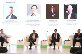 Some speakers at the "Doing Business in Vietnam" forum held by Dubai Chambers and the HCM City Investment and Trade Promotion Centre on May 9. (Photo: VNA)