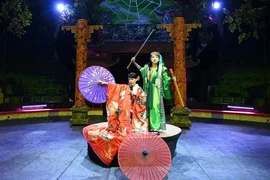 Deux célèbres artistes illusionnistes japonaises, Ai et Yuki, participeront au programme "Ninja Magic Show". Photo: comité d'organisation