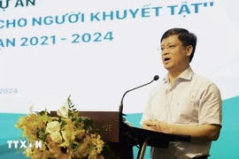 El vicepresidente permanente del Comité Popular de Thua Thien-Hue, Nguyen Thanh Binh, habla en el evento. (Fuente:VNA)