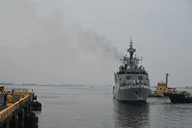  印度海军“东方舰队”抵达马尼拉。图自ANI