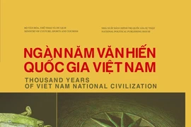 《越南民族千年文化——弘扬和传播国宝》一书首发。图自 nxbctqg.org.vn