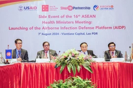 Cérémonie de lancement de la plateforme de défense contre les infections aéroportées (AIDP) lors de la 16e réunion des ministres de la Santé de l'ASEAN. Photo: VietnamPlus