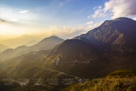 Coucher du soleil sur le col d'O Quy Ho. Photo : Vietnam illustré