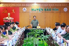 El primer ministro Pham Minh Chinh interviene en la reunión (Fuente: VNA)