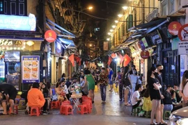 Rue Ta Hiên, une des destinations préférées des touristes à Hanoï. Photo: VNA