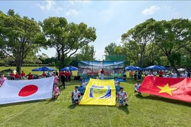 Cérémonie d'ouverture du tournoi de football de la communauté vietnamienne à Kyushu (Japon). Photo: VNA