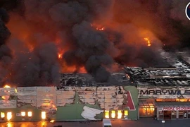Scene of the fire at the Marywilska shopping centre in Warsaw, Poland. (Photo: VNA)