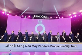 At the groundbreaking ceremony of Pandora Production Vietnam jewelry plant at the Vietnam-Singapore Industrial Park III (VSIP III) in the southern province of Binh Duong’s Tan Uyen city on May 16. (Photo: VNA)