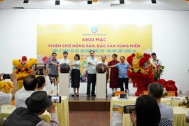 At the opening ceremony of the trade fair (Photo: VNA)