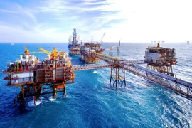 Oil and gas extraction at Bach Ho field (Photo: VNA)