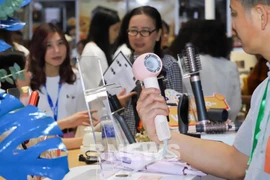 At the Vietnam International Electronics and Smart Appliances Expo (IEAE) 2024 in Hanoi. (Photo: VNA)