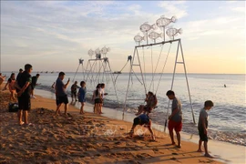 Tourists at Long island in Phu Quoc island city (Photo: VNA)