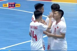 Vietnamese players celebrate the victory (Photo: VFF)