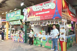 Pho Vietnam-Paris restaurant sets up a booth at the 24th Macau Food Festival. (Photo: VNA)