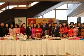 The booth of the Vietnamese Embassy in the Czech Republic at the annual international charity market. (Photo: VNA)