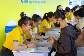 Salon de l'emploi organisé par le Centre de services pour l'emploi des jeunes à Ho Chi Minh-Ville (Photo : VNA)