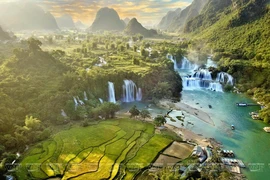 La cascade de Ban Gioc parmi les 21 plus belles du monde. Photo ; Vietnam Illustré