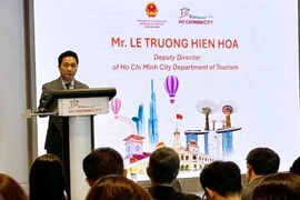 Le Truong Hien Hoa, directeur adjoint du Département municipal du tourisme, à l'événement. Photo: VNA 