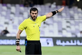 UAE referee Omar Al Ali (Photo: thethaovanhoa.vn)