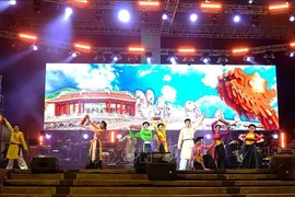 The Trong com (cylindrical drum) performance by Vietnam's Le Ngoc Theatre at the International Drum and Dance Festival in Kuala Lumpur, Malaysia (Photo: VNA)