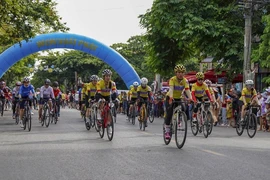 广治省政府和青年报联合举办的“和平目的地”自行车赛30日在广治古城开幕。图自vovworld.vn