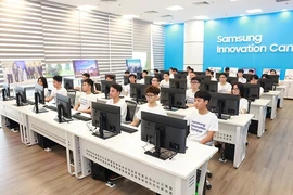 El NIC y la empresa Samsung Vietnam inician el programa de desarrollo de talento tecnológico. (Fuente: Nhan Dan)