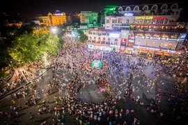 El calle peatonal alrededor del lago Hoan Kiem. (Fuente: VNA) 