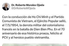 莫拉莱斯·奥赫达在社交网络上发布的消息中强调了胡志明主席、越南共产党和越南人民军在 “煊赫五洲，震动地球”胜利中发挥的领导作用。图自越通社