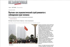 俄罗斯《独立报》发表格里戈里·特罗菲姆丘克作者题为《越南：尊重人权的社会主义制度》的文章。图自越通社