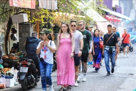 2024年6月，河内市接待国内游客人数200万人次，同比增长5.3%。图自越通社
