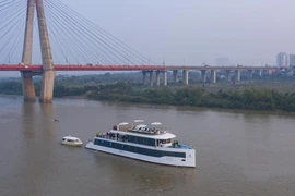 Hanoï envisage d'accélérer le développement du tourisme fluvial sur le fleuve Rouge. Photo : Song Hong Tourist