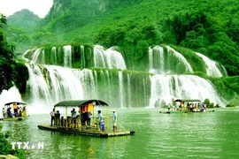 Ban Gioc – Detian Waterfalls site officially opens to tourists